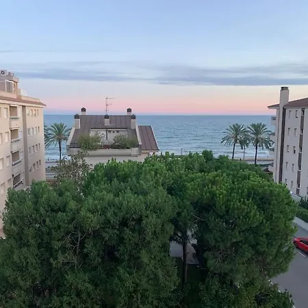 Penthouse W/ Sea View, Pool &