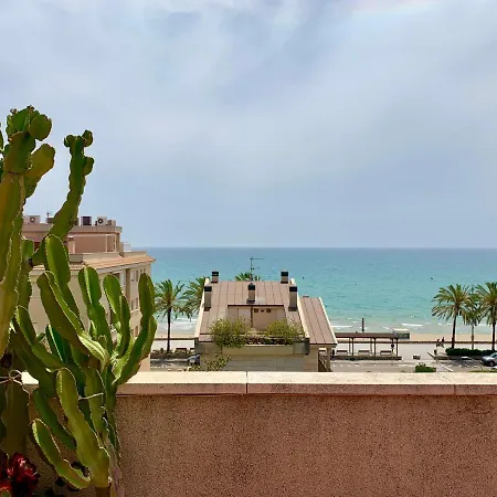 Penthouse W/ Sea View, Pool & Apartment *