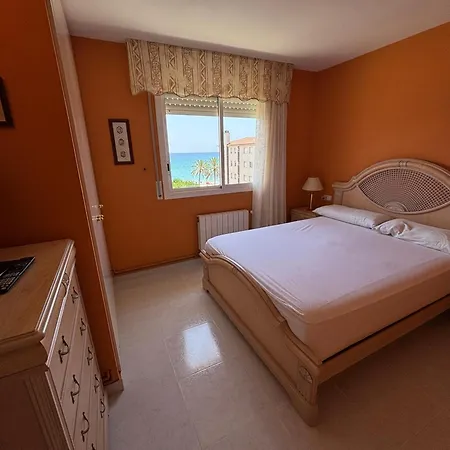 Penthouse W/ Sea View, Pool & Apartment Calafell