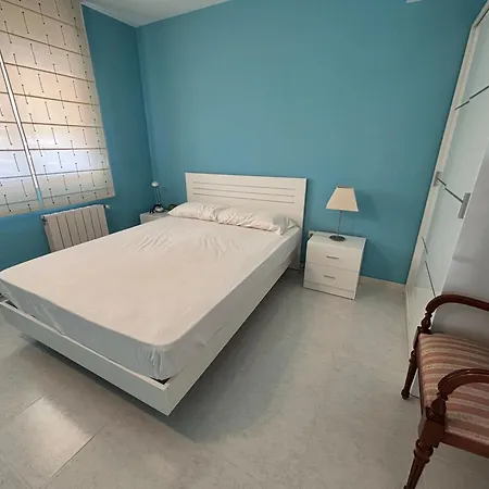 Penthouse W/ Sea View, Pool & Apartment *
